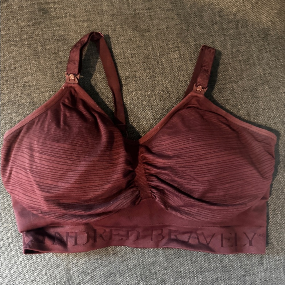 Kindred Bravely pumping and Nursing Bra